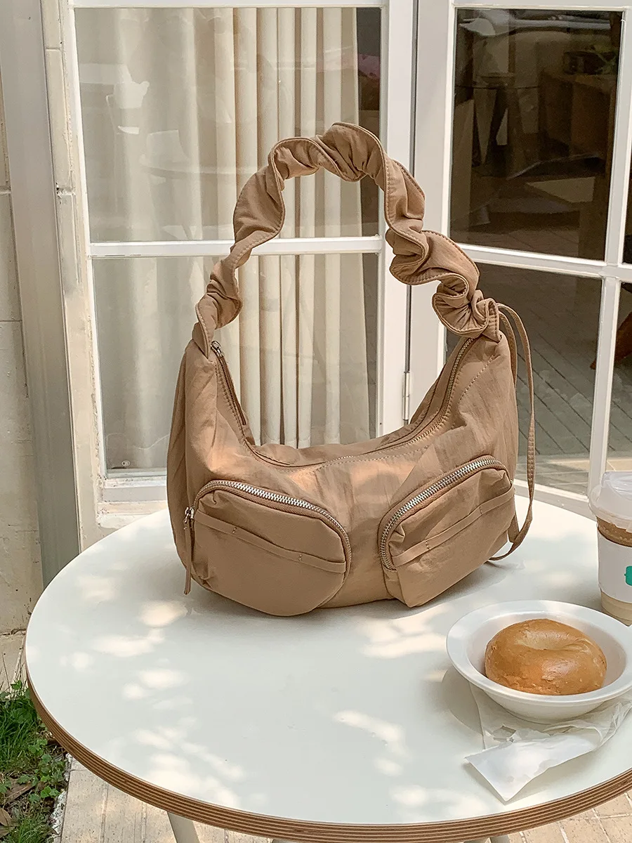 Bolsa De Ombro Feminina Simples Em Nylon (damasco), Elegante E Com Cordão E Pregas.