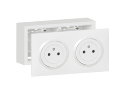 Kit Tomada Dupla Dooxie 2pe/caixa De Superfície Pré Cablada Legrand