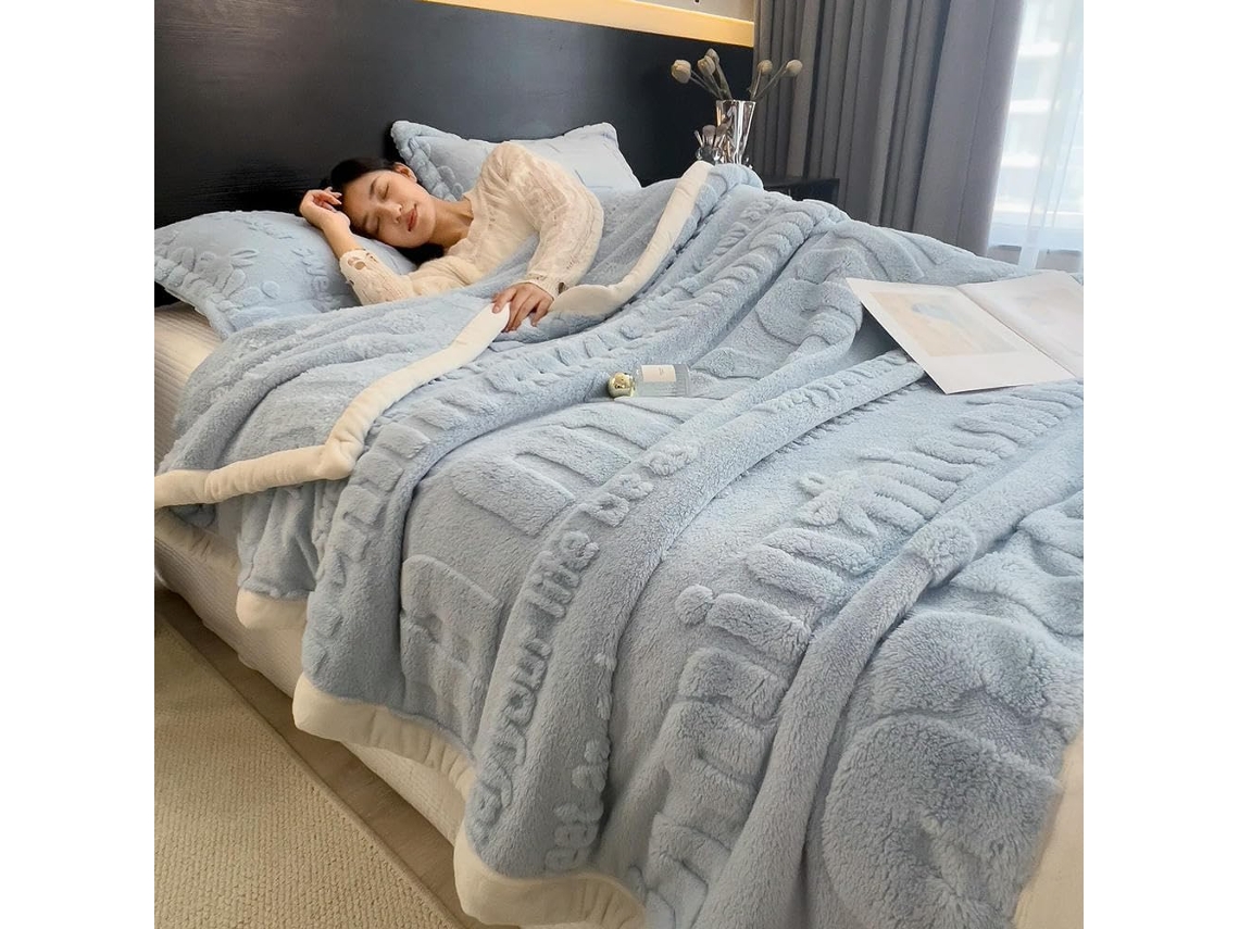 Manta de Lã Coral Quentinha para Outono e Inverno Veludo Jacquard com Letras Macia Felpuda, Macio, Quente, Ide