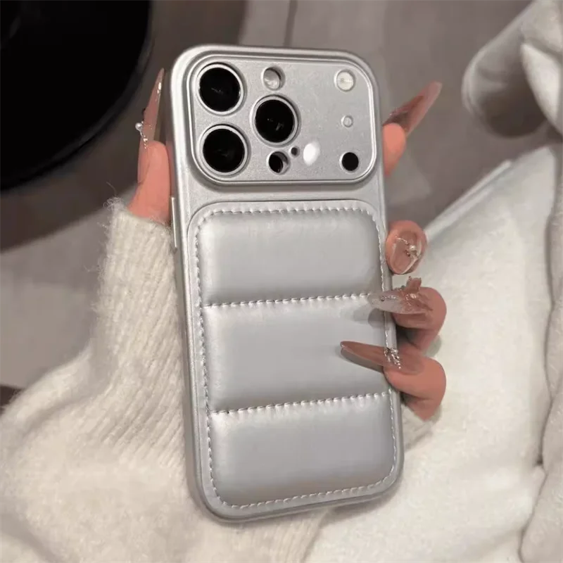 Capa Para Celular Com Padrão Ondulado (iphone 13 Pro Prateado) Feita De Material Pc.