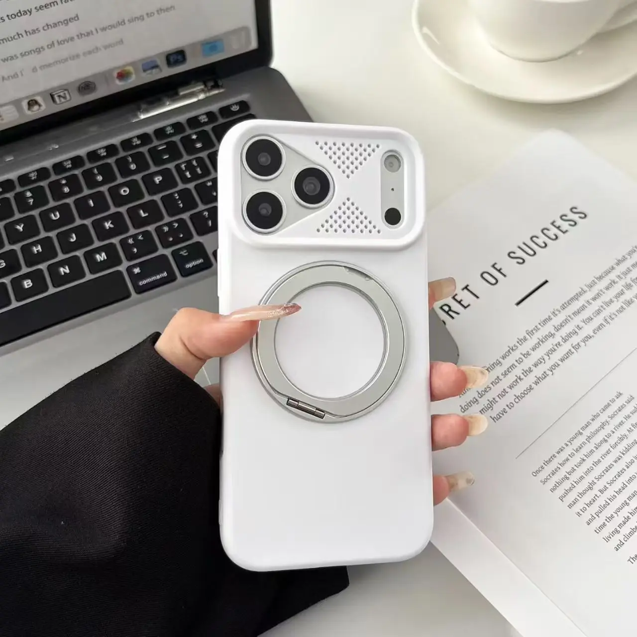 Capa Transparente Magnética Com Suporte De Anel Metálico (iphone 14 Branco), Textura Fosca.