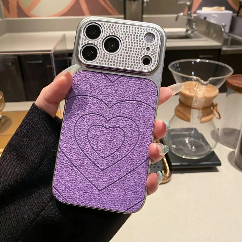 Capa Protetora Para Celular Com Câmera Cravejada De Strass Brilhantes (roxa) Para Iphone 14, Com Textura De Couro.