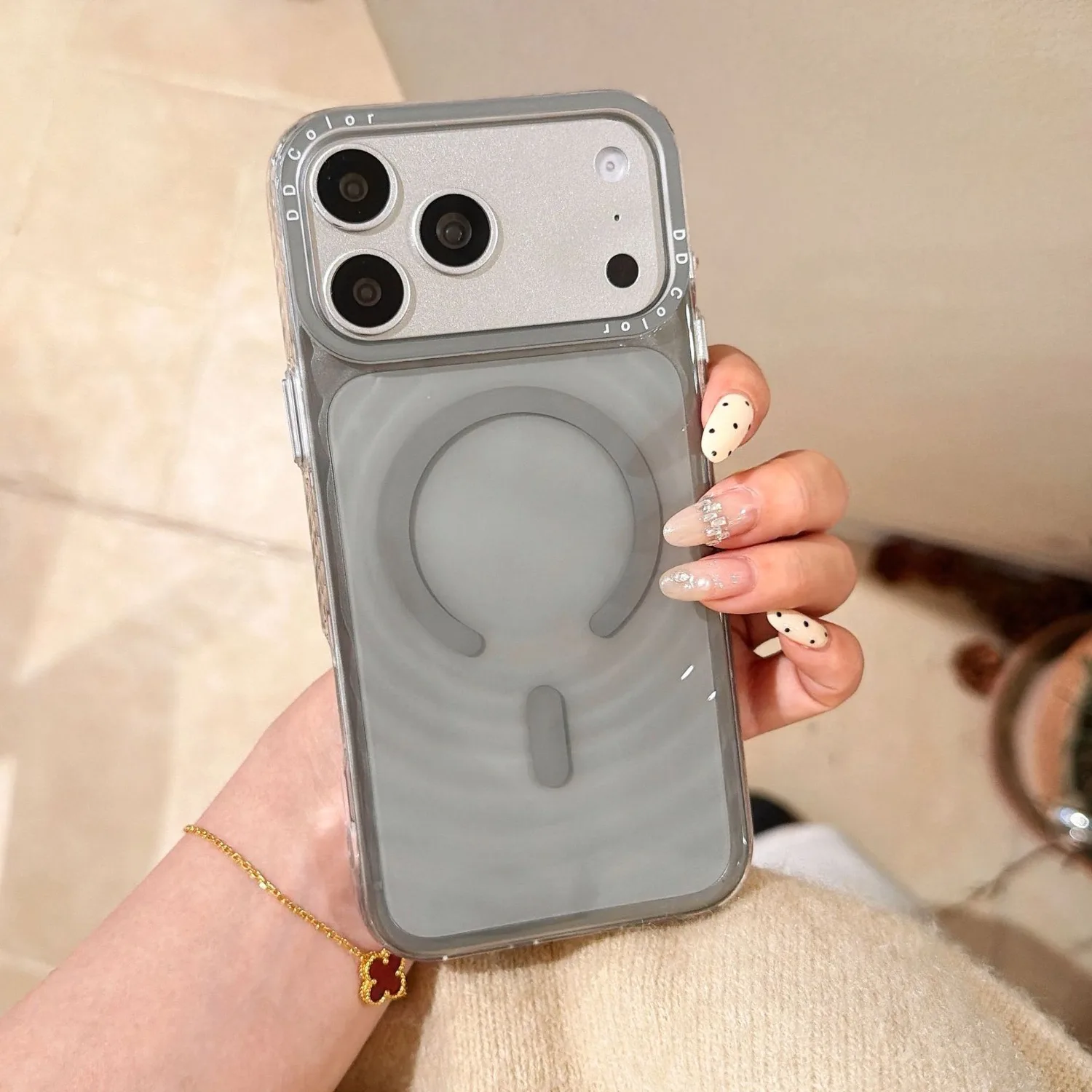 Capa Para Celular (cinza, Iphone 15 Pro Max) Com Listras Onduladas Em 3d, Resistente Ao Amarelamento, Transparente E À Prova De Choque.