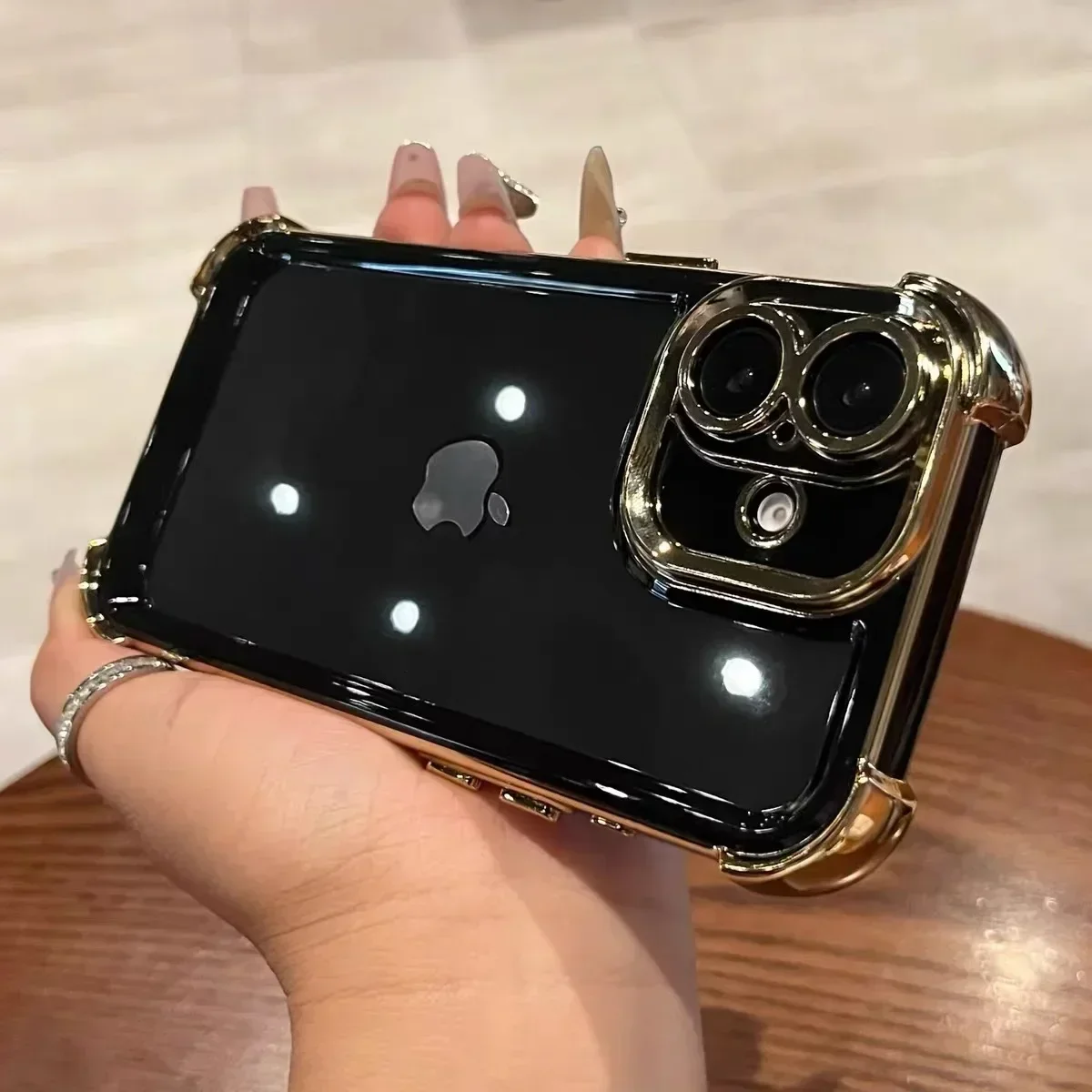 Capa Para Celular (iphone 16 Dourado) À Prova De Choque Com Cobertura Total, Transparente Com Revestimento Eletroplástico.