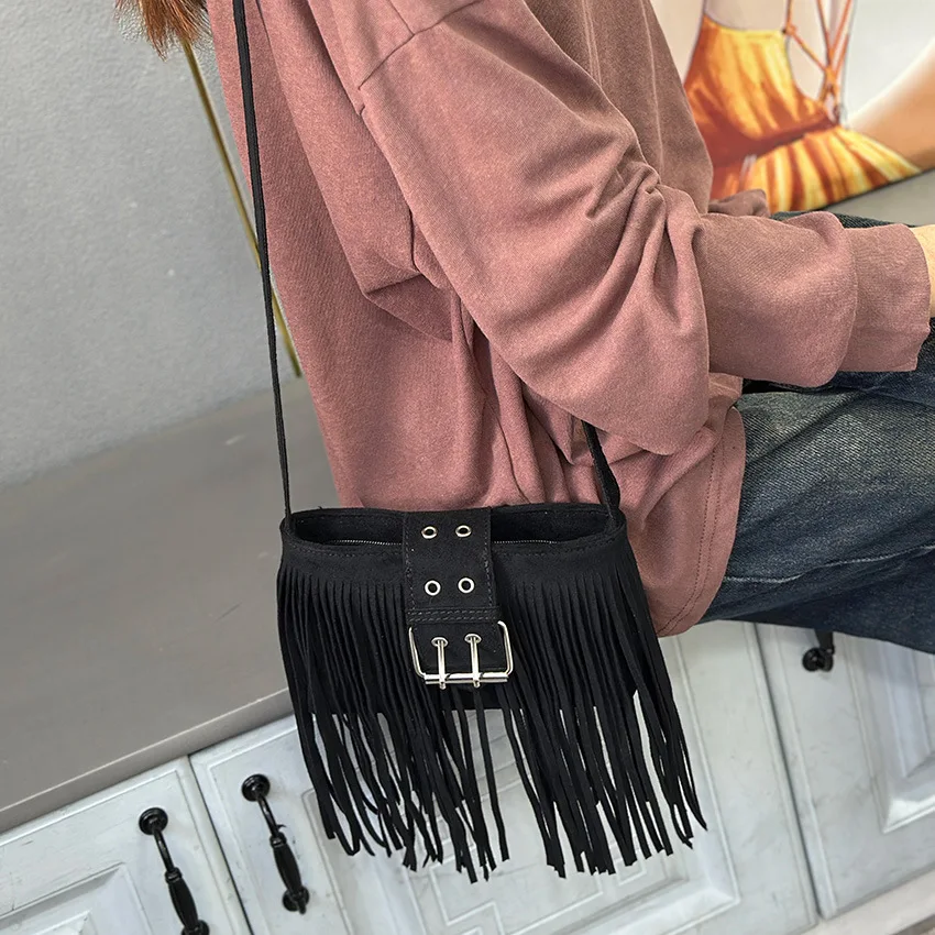 Bolsa De Ombro Feminina Vintage Em Camurça Sintética Preta Para Celular.