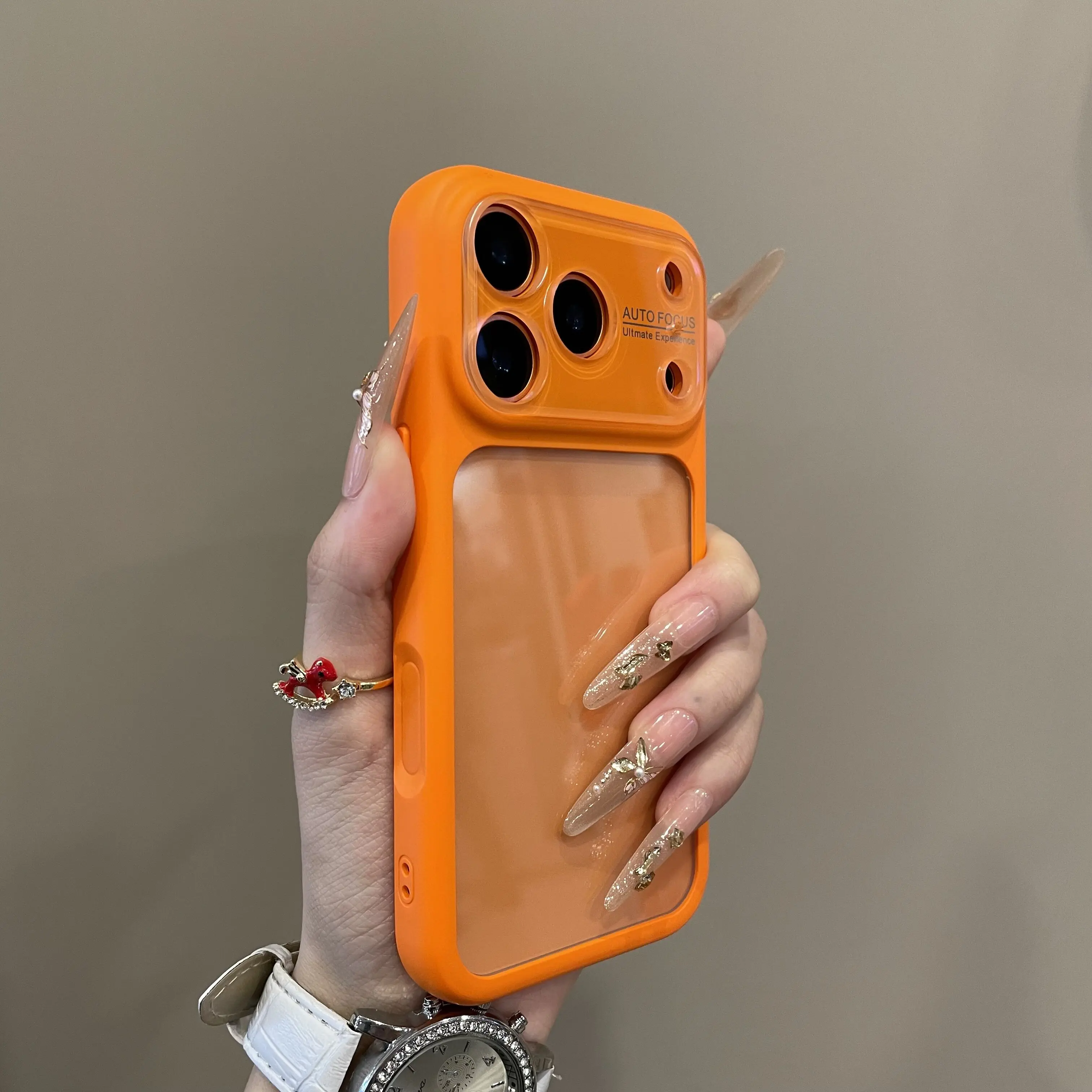 Capa Traseira Transparente Para Iphone 17 (laranja) Com Proteção Para A Câmera E Moldura Resistente A Impactos.