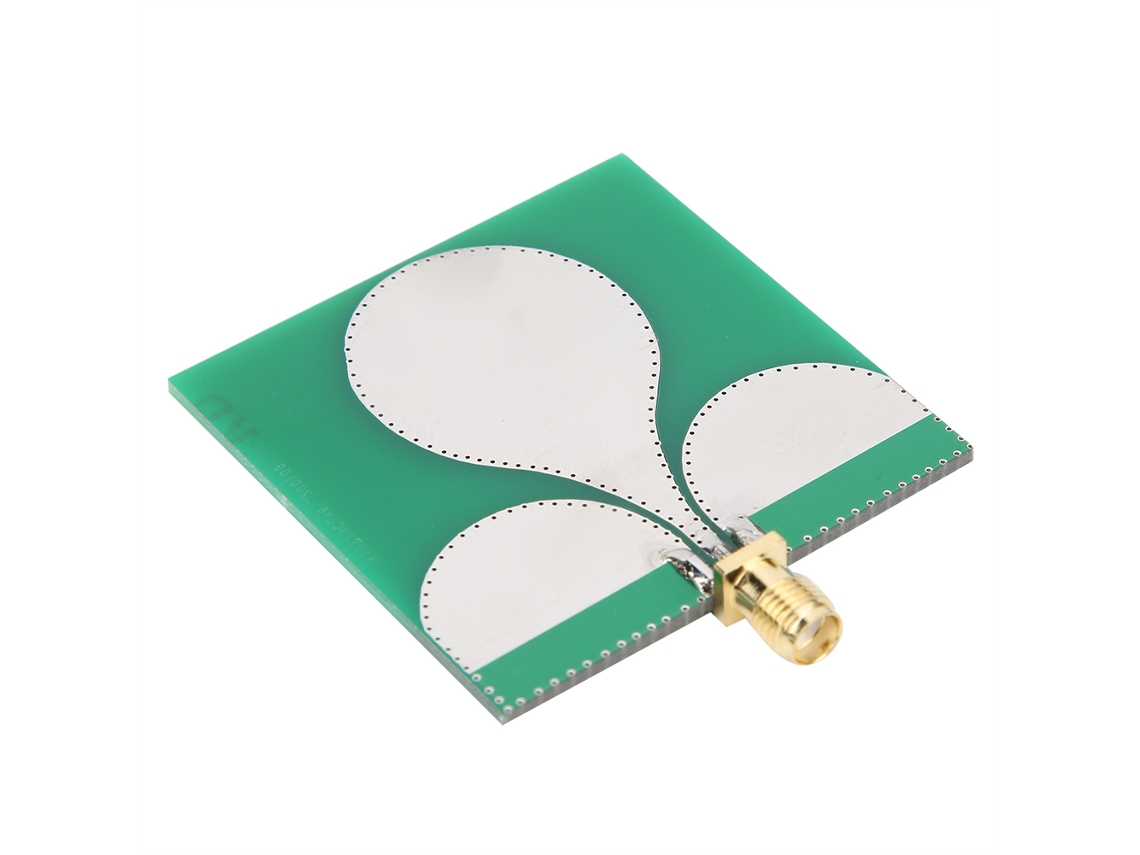 Antena Laxiscreed Ultra-wideband Linearmente Polarizada De 2,4 A 10,5 Ghz Para Comunicação Eficiente