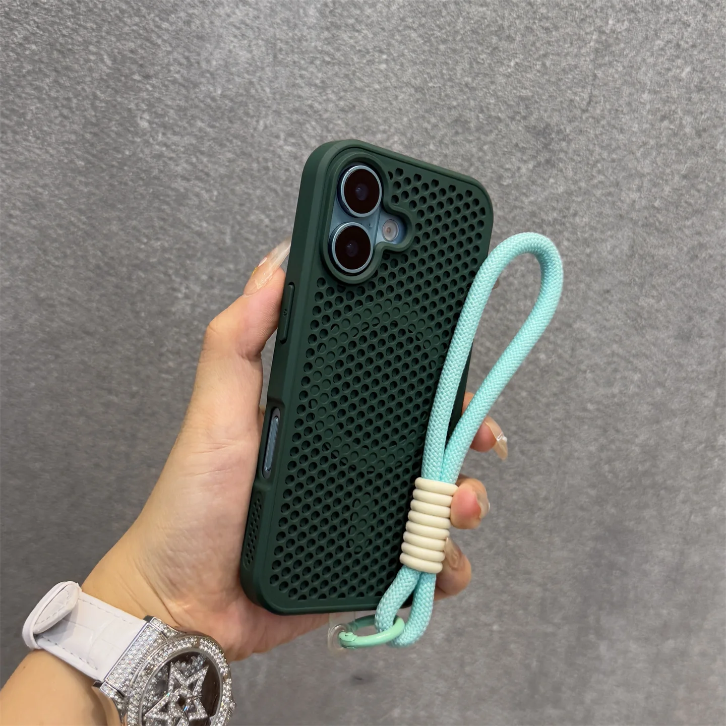 Capa Magnética Macia Ao Toque Com Design Em Favo De Mel Para Iphone 15 (verde Escuro)