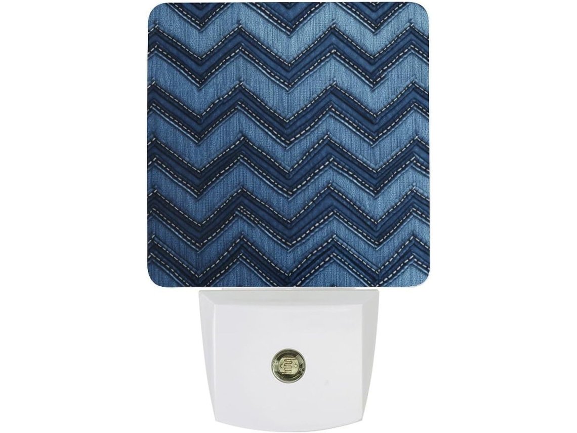Luminária de parede LED noturna com acionamento automático, sensor crepuscular e luz noturna azul degradê, ideal para uso noturno.