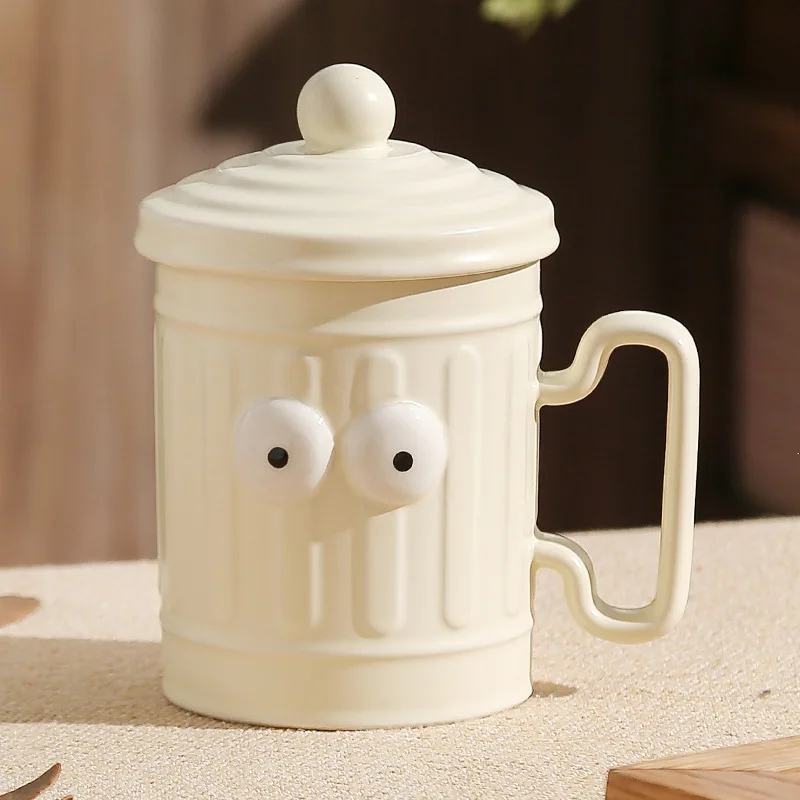Caneca de Cerâmica com Tampa, Estampa Divertida de Lixeira de Reciclagem . MDUG (branca, 470 Ml)