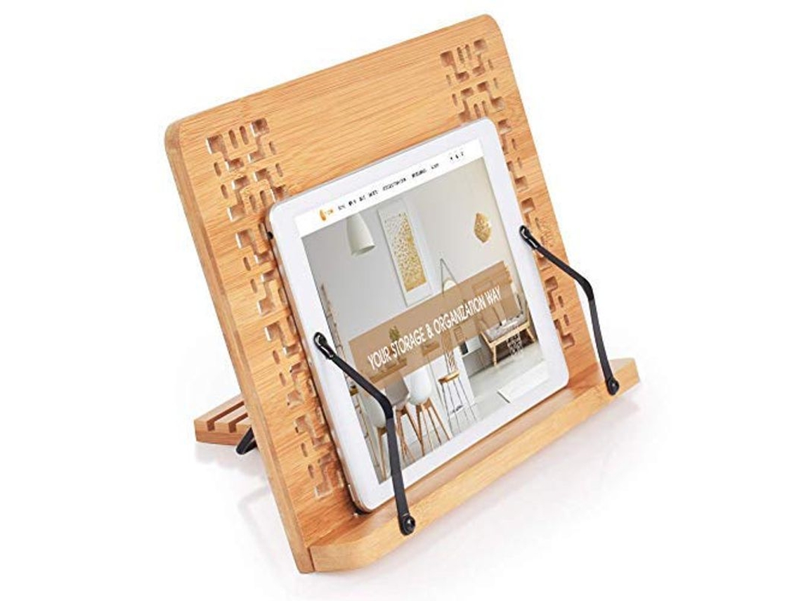2026 portavasos de Bambú Ajustável com Padrão Oco Elegante 34cmx24cm para Livros e Tablet
