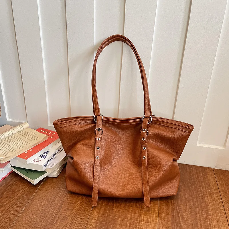 Bolsa Feminina Marrom Com Tachas, Em Couro Pu Macio, Bolsa Grande Estilo Sacola, Bolsa De Ombro Feminina Casual Com Franjas.