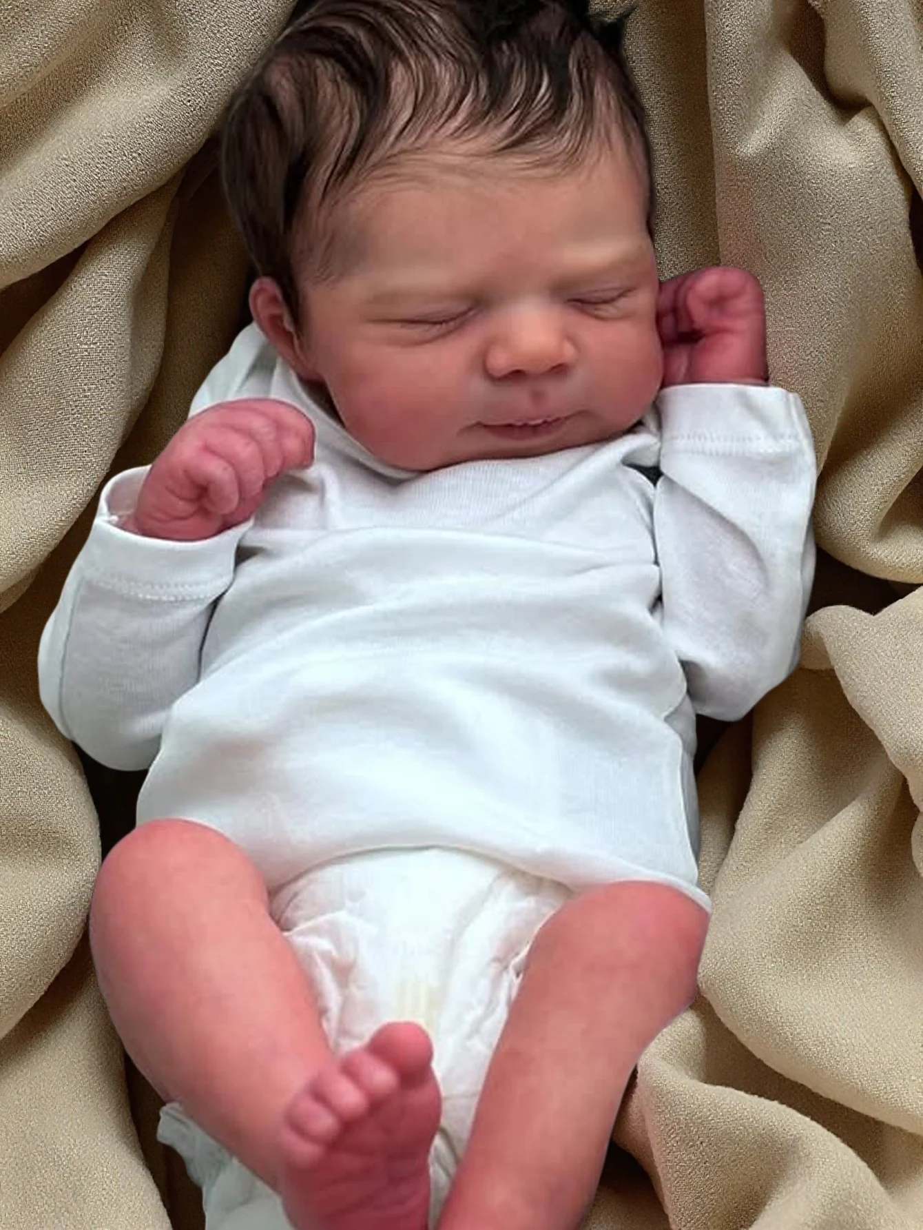 Uma Boneca Reborn Finalizada De 43 Cm, Idêntica A Um Bebê De Verdade, Com Pele Pintada Em 3d.