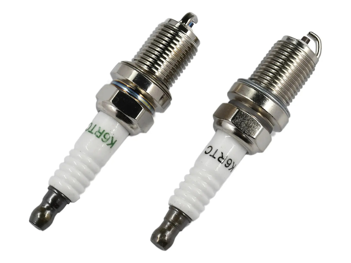 2 Velas De Ignição Xc92yc Miu11020 Compatíveis Com John Deere