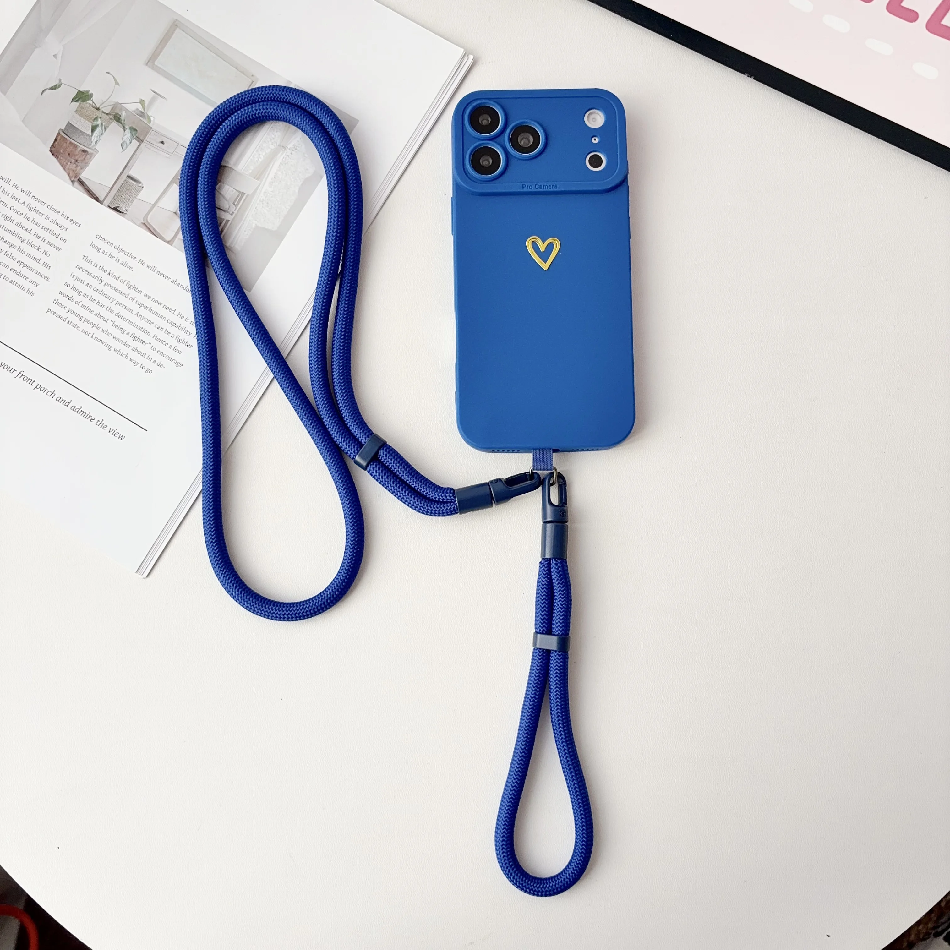 Capa Protetora Para Celular (iphone 14 Azul) Com Alça De Mão E Transversal, Em Silicone Macio.
