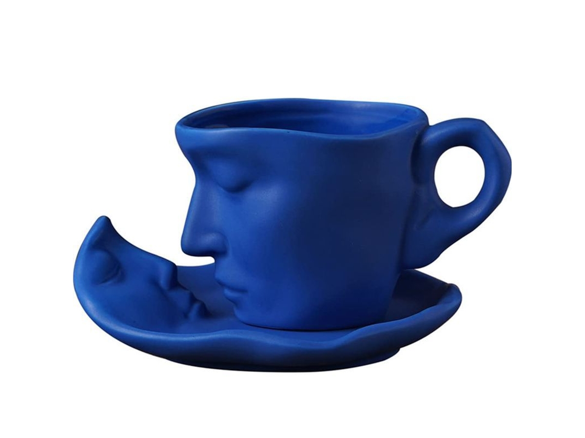 Conjunto de xícara e caneca de cerâmica Rebe-set para casal com estampa Beijo, azul, 240 ml, próprio para micro-ondas e lava-louças.