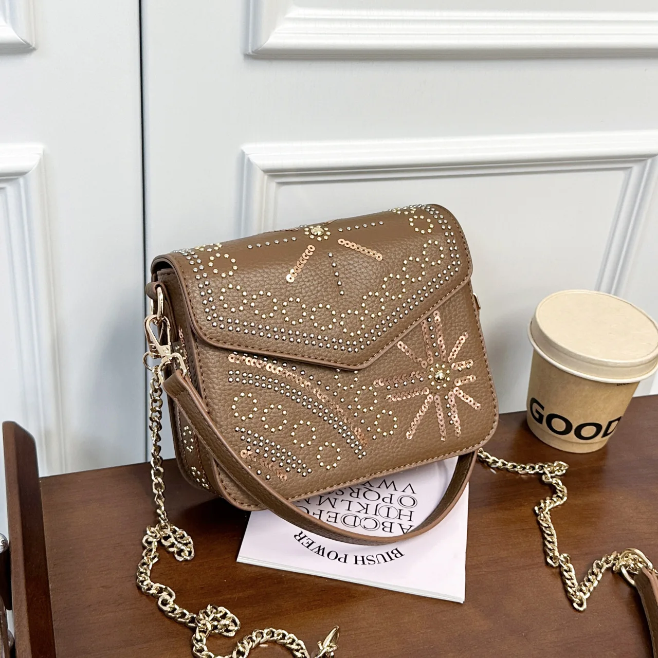 (cáqui) Pasta Feminina Com Aba, Tachas E Lantejoulas, Bolsa Feminina Em Couro Pu