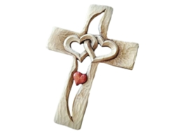 Cruz de madeira com corações entrelaçados para decoração de parede em sala de estar LAXISCREED