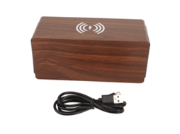 Relógio digital de madeira com LED, alto-falante Bluetooth e carregamento sem fio para quarto.