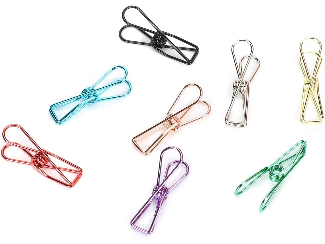 Conjunto genérico de 40 pequenos clipes de metal no formato Peixe Vazado, elegantes e coloridos, para bolsas de encontros.