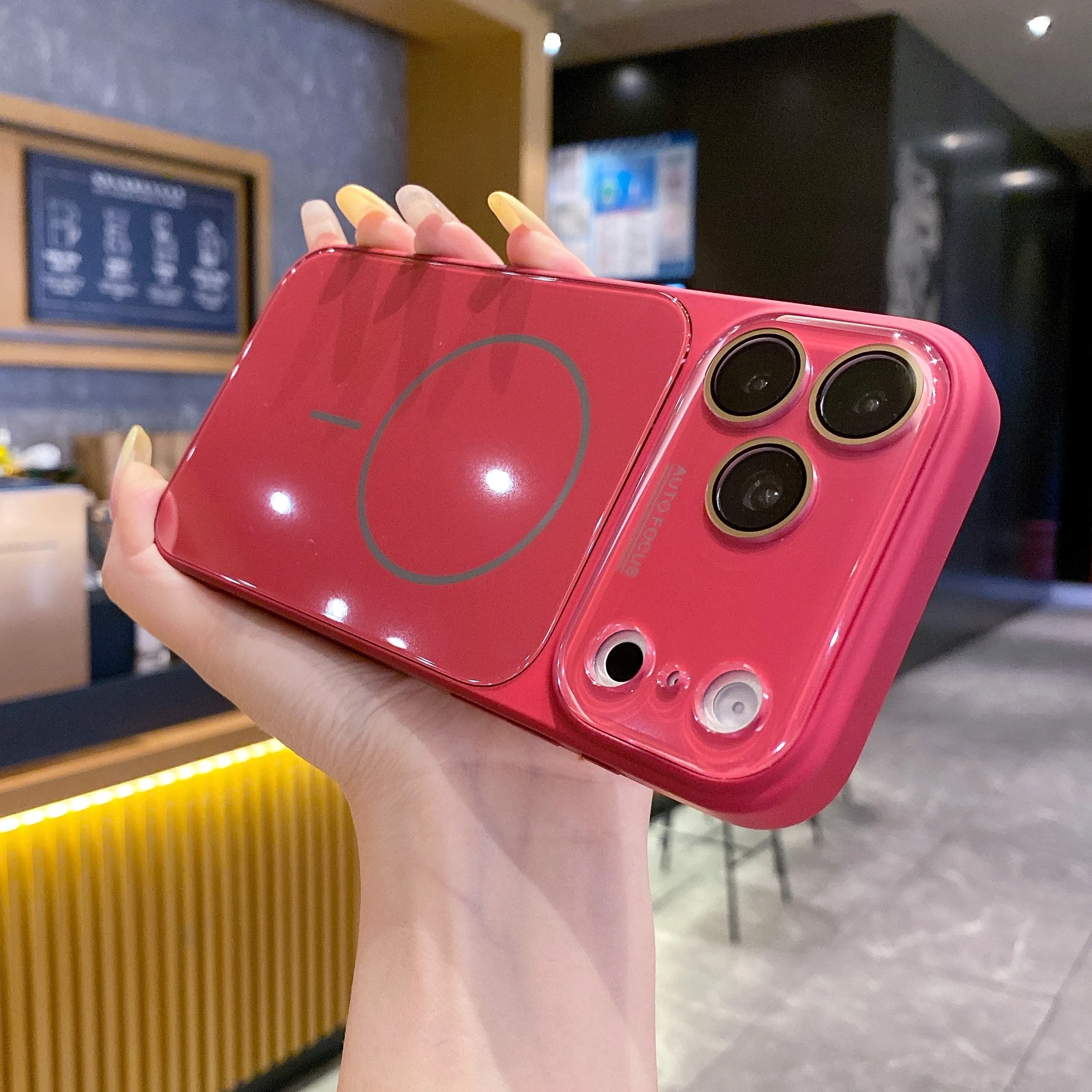 Capa Protetora Rígida De Vidro Temperado Para Iphone 17 Com Carregamento