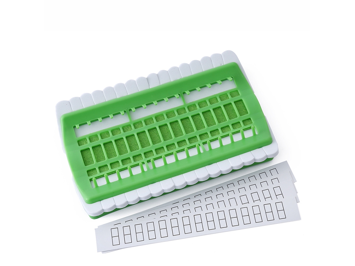 Organizador de linha Ponto Cruz com 30 furos (integrado com diversas ferramentas para organização classificada e arrumada)