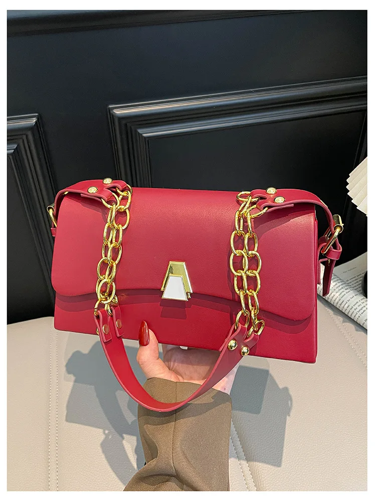 Bolsa Transversal Retrô Com Aba, Modelo Simples E Luxuoso Com Corrente.