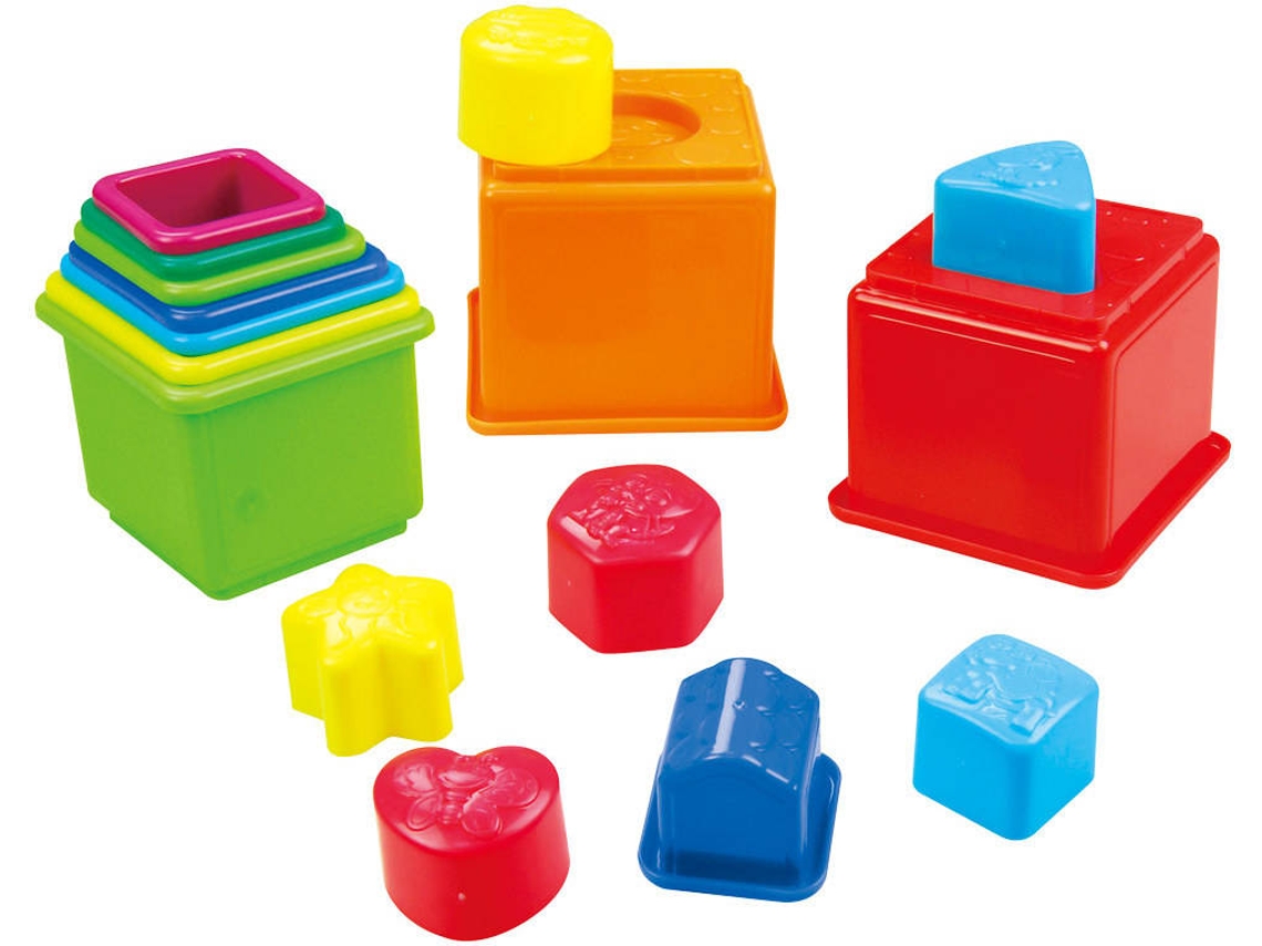 Jogo Didáticos PLAYGO Conjunto de cubos empilháveis e figuras geométricas - 16 peças (10,5x10,5x9 cm - 12 meses)