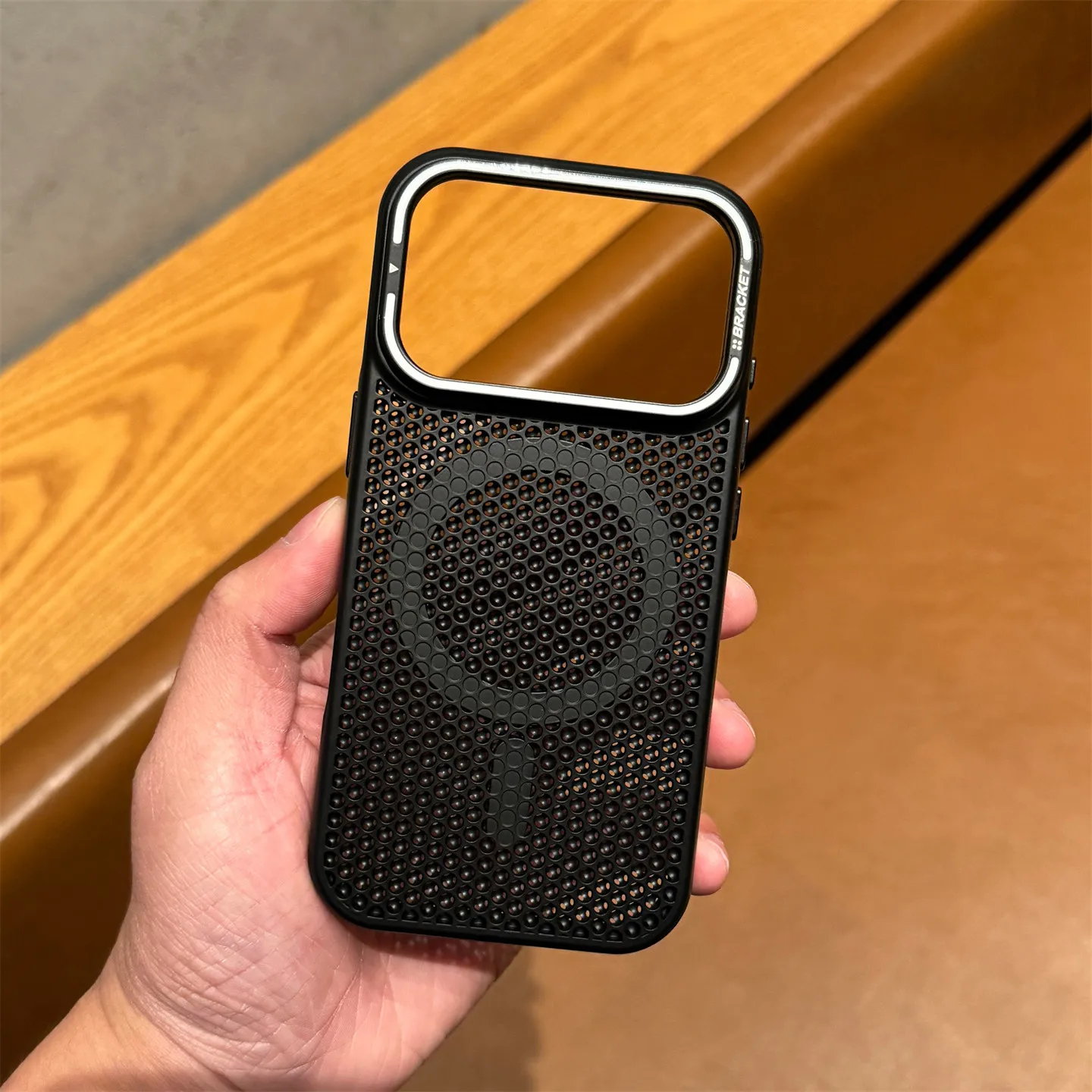 Capa Para Iphone 16 Plus (preta) Com Suporte Para Lente, Resistente A Impactos E Com Dissipação De Calor.
