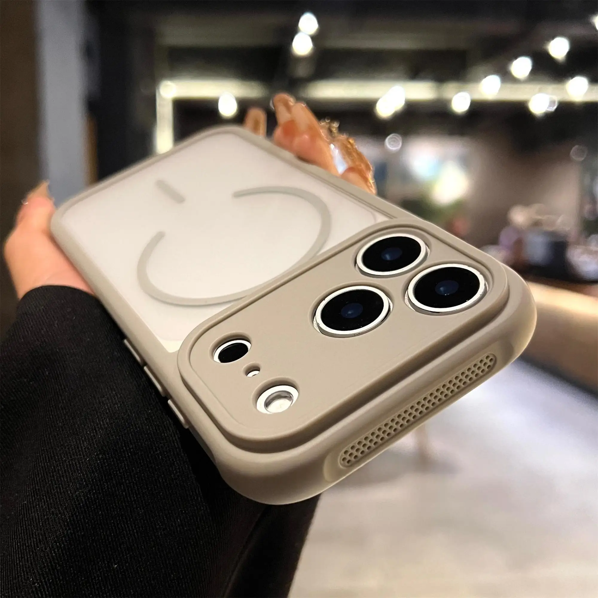 (iphone 15 Cinza) Capa Protetora Fosca Semitransparente, Compatível Com Fixação Magnética, Resistente A Impactos.