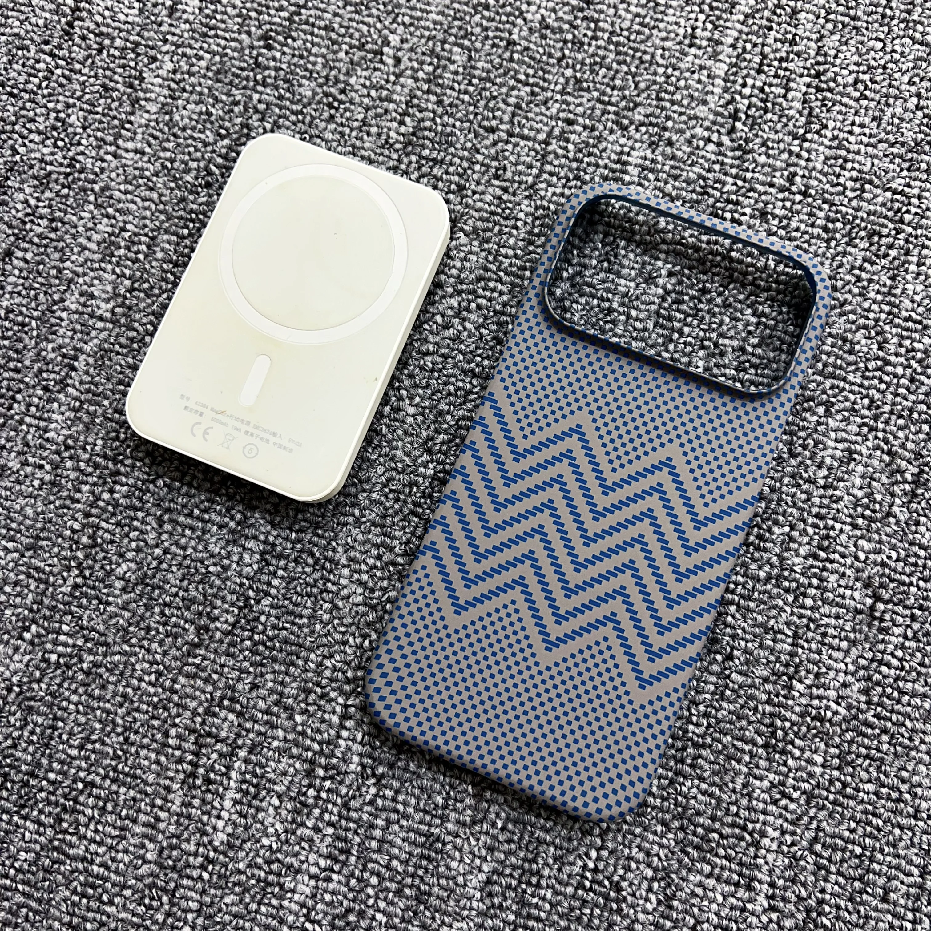 Capa Protetora De Policarbonato Texturizada Com Fibra De Carbono E Kevlar (iphone 14 Pro Max), Resistente A Impactos E Ultrafina.