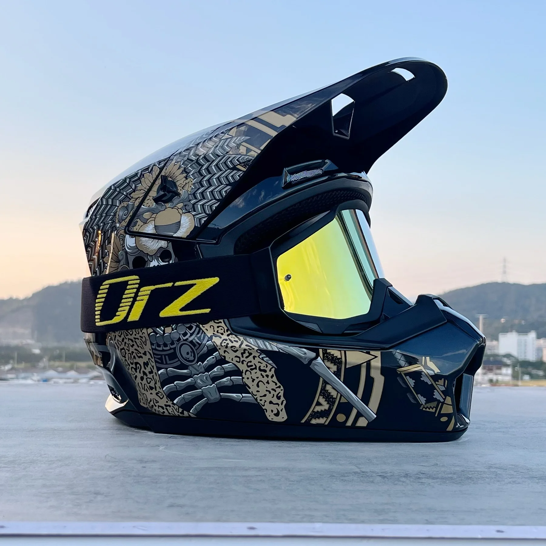 Capacete De Motocross Com Certificação (s)dot, Viseira E Casco Rígido Em Abs.