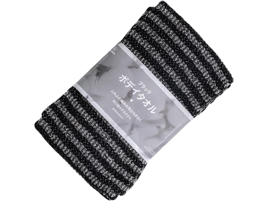 Toalha esfoliante Preta com função de esfoliação e massagem, feita em tecido de nylon.