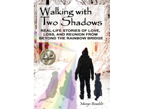 Livro Walking With Two Shadows De Margo Bowblis (inglês)
