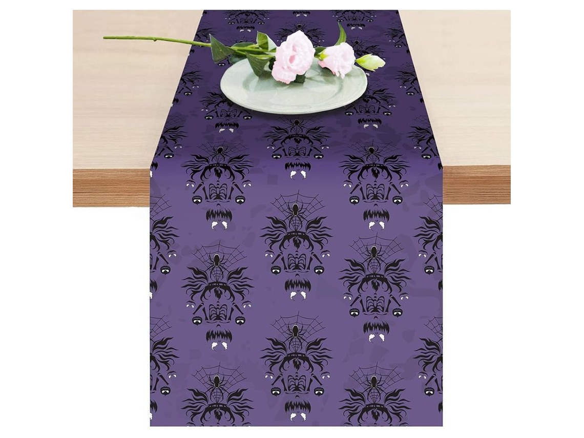Caminho de mesa de Halloween em poliéster com estampa de aranha e esqueleto.
