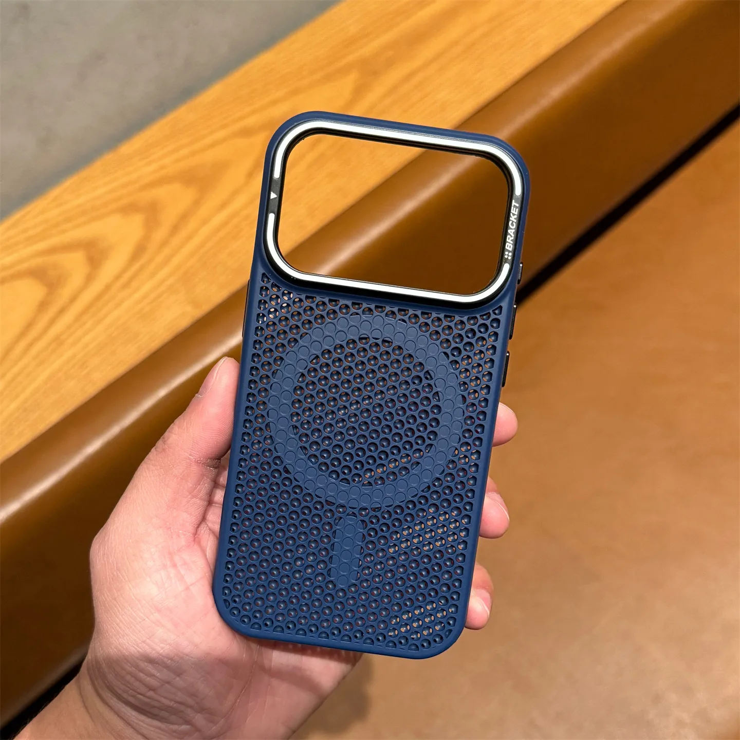 Capa Para Celular Com Suporte Para Lente (azul Escuro Para Iphone 12 Pro Max), Resistente A Impactos E Com Dissipação De Calor.