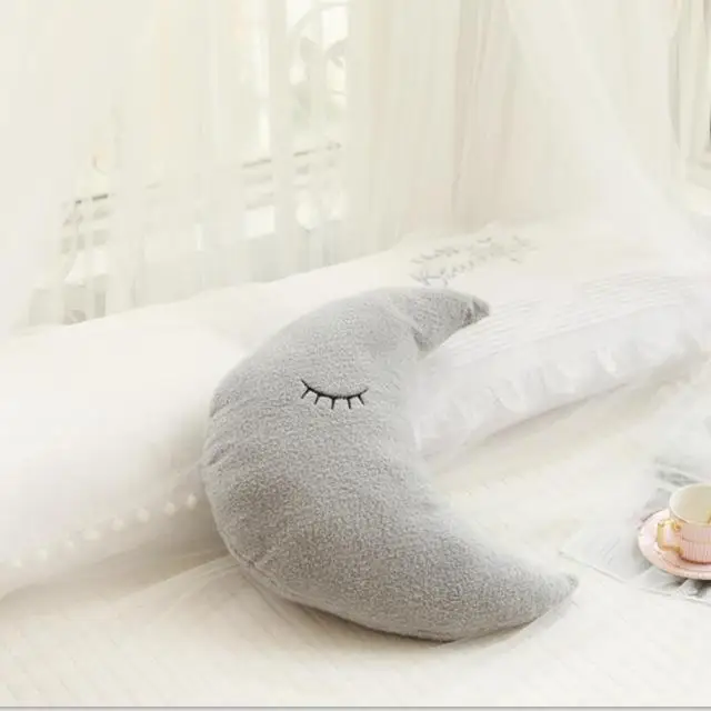 Novo Travesseiro/almofada de Pelúcia, Decoração para Quarto MDUG (lua Cinza 50cm)