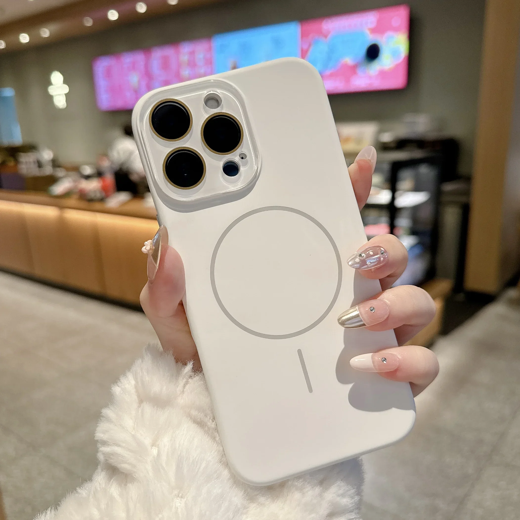 Capa Protetora Magnética Para Carregamento Sem Fio (iphone 15 Pro Max Branco), Feita De Silicone Líquido.