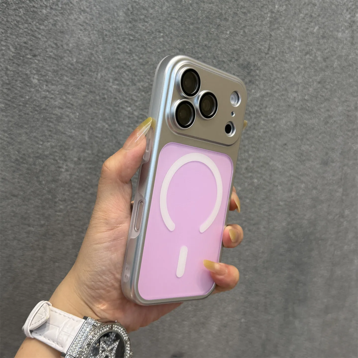 Capa Protetora Com Moldura Magnética Para A Câmera (iphone 16 Pro Max), Compatível Com Carregamento Sem Fio.