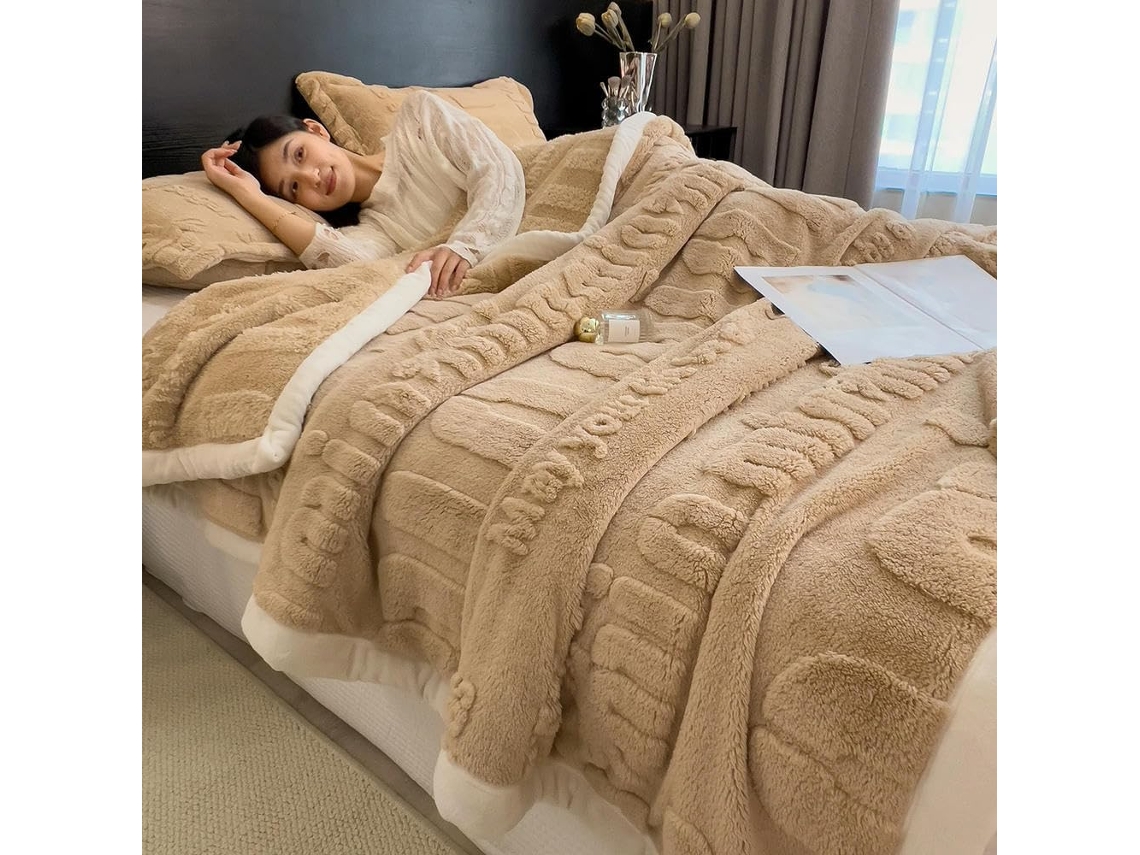 Manta de Lã Coral Quentinha para Outono e Inverno Veludo Jacquard com Letras Macia Felpuda, Macio, Quente, Ide