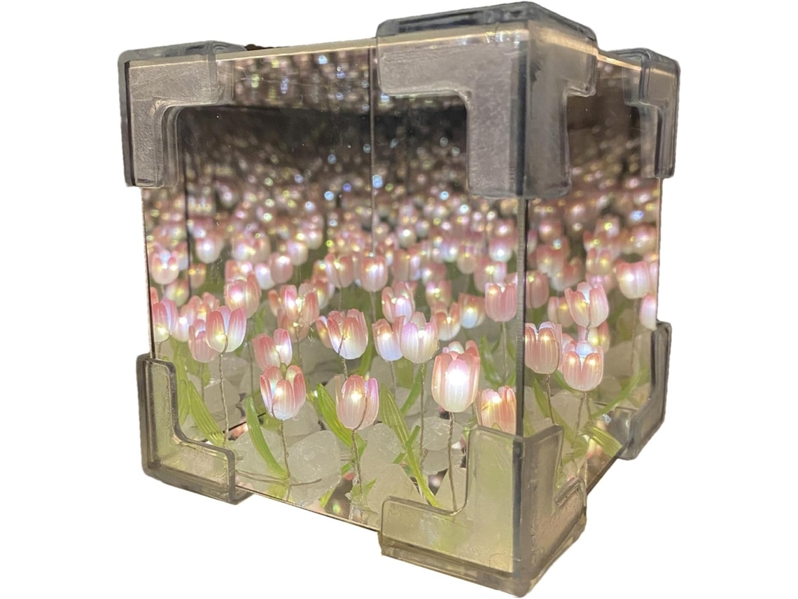 Luminária Genérica Em Forma De Cubo Tulipa