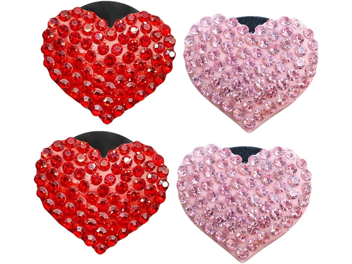 Conjunto de 4 clipes para aromatizador de carro em formato de coração com decoração de strass.