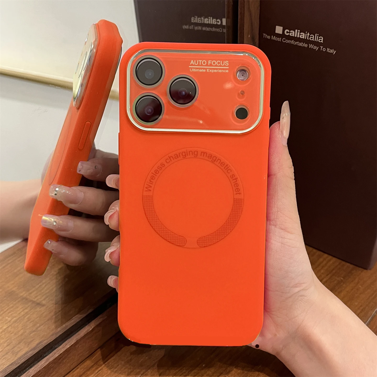 Capa Protetora De Silicone Líquido Para Lente Da Câmera (iphone 14 Pro Laranja)