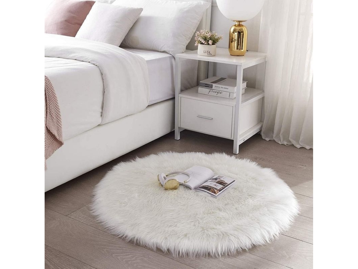 Tapete de Peluche Falso 60x60cm NOVA LINE, decorativo para sofá e cadeira, branco