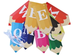 Conjunto de banners e elementos interativos, fácil instalação, em papel, design exclusivo para decoração escolar.