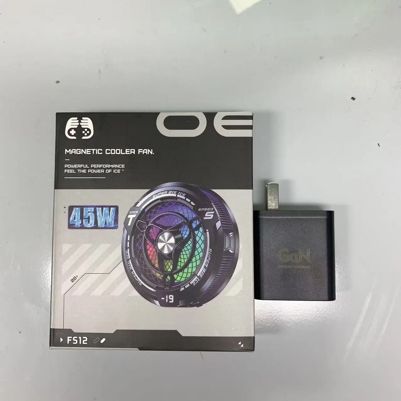 (plugue De 45 W) Cooler Magnético Rgb Potente Para Celular Com Dissipação De Calor.