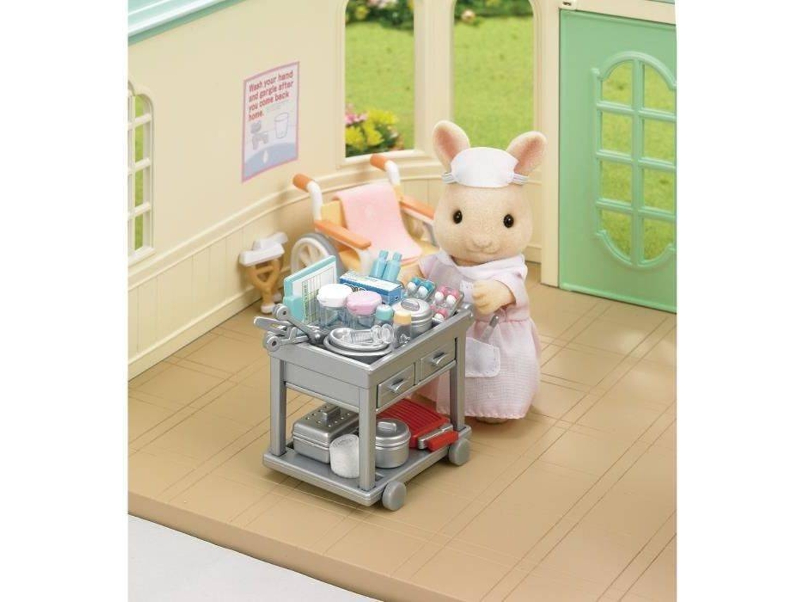 Boneco SYLVANIAN FAMILIES Enfermeira