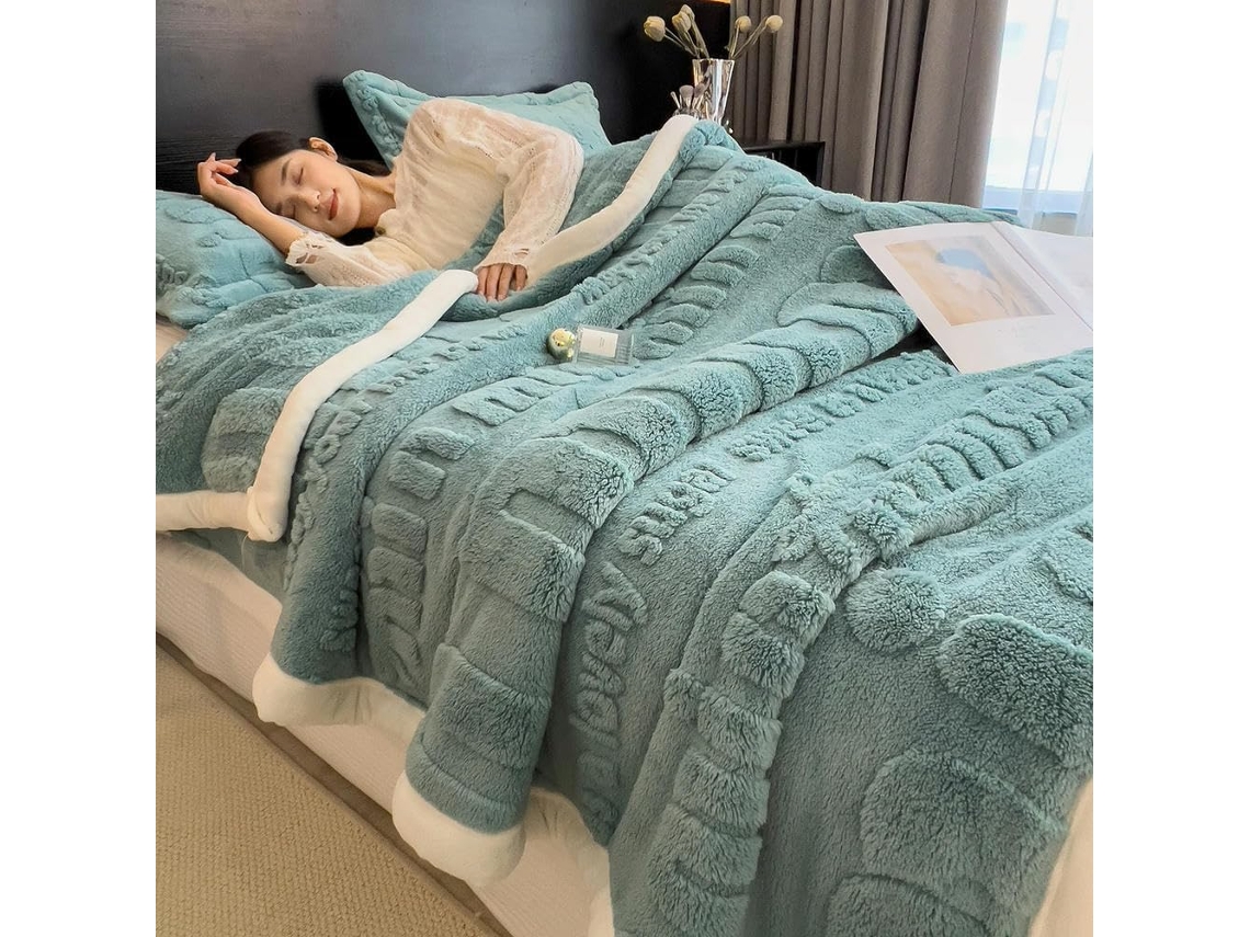 Manta de Lã Coral Quentinha para Outono e Inverno Veludo Jacquard com Letras Macia Felpuda, Macio, Quente, Ide