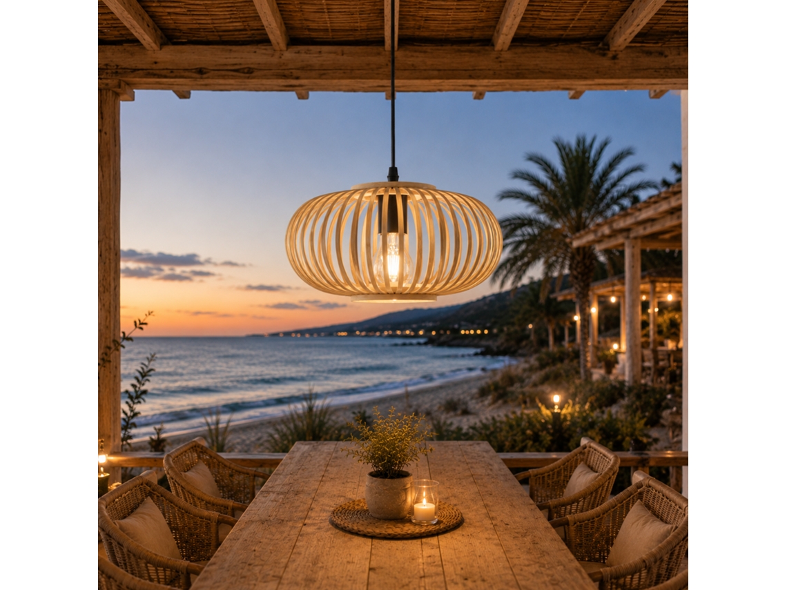 Luminárias pendentes de madeira, vime e rattan.