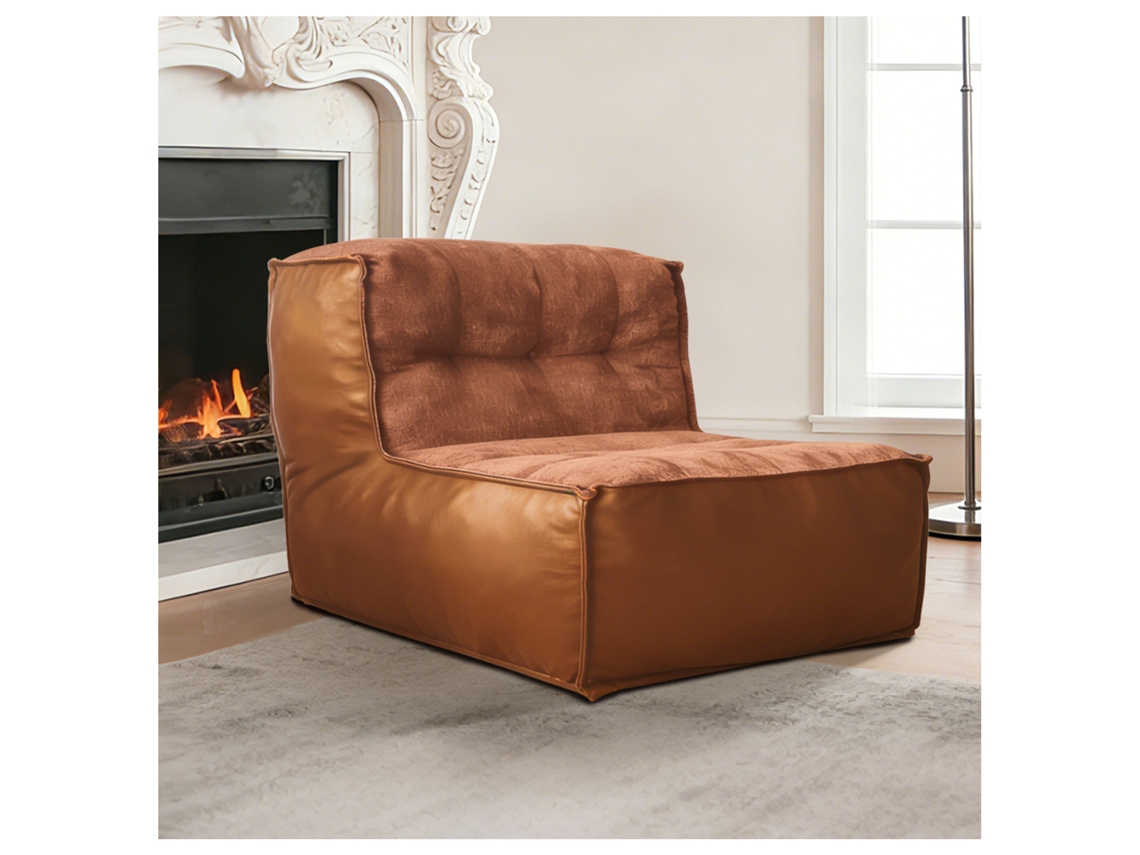 Poltrona Elegante Para Sala De Estar Com Encosto Escultural E Mesa Lateral Integrada Para Conforto E Estilo